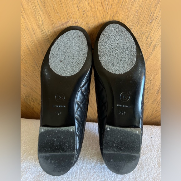 SOLD Already Authentic CHANEL BALLET FLATS
Aged Calfskin
Black
Size 7.5 US - Picture 6 of 15